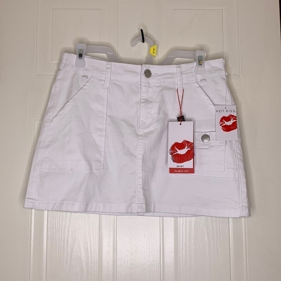 Hot Kiss Dresses & Skirts - Hot Kiss mini skirt white size 9 flirty fit NWT
